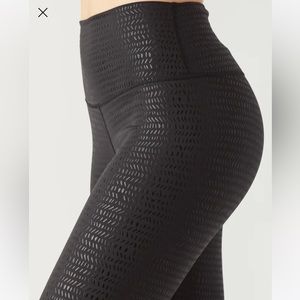 NWT Gylder High Power II Legging in Pebble Gloss Black